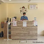 Oyo Flagship 81064 Hotel Kd Homes